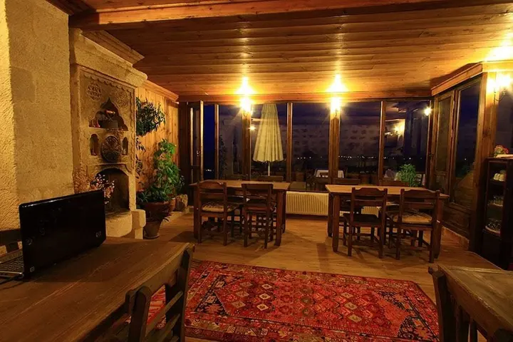 Учисар: Takaev Cave Hotel