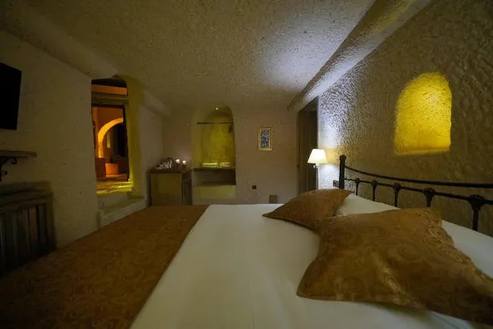 Учисар: Takaev Cave Hotel