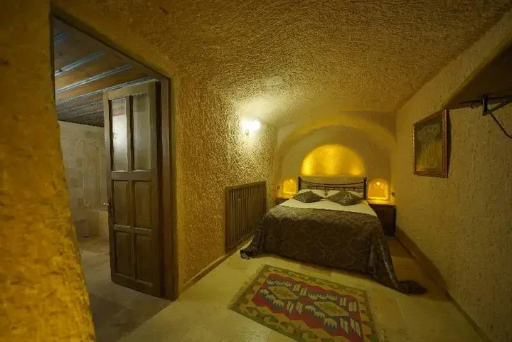 Учисар: Takaev Cave Hotel