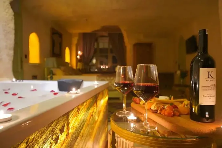 Учисар: Takaev Cave Hotel