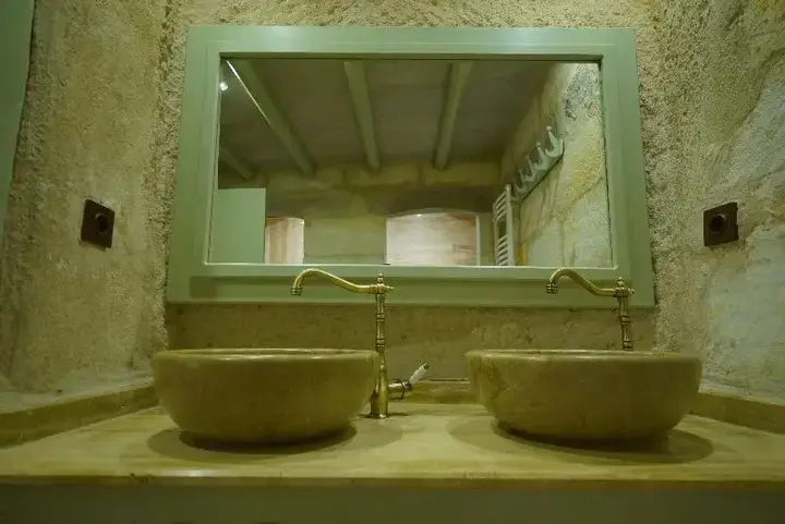 Учисар: Takaev Cave Hotel