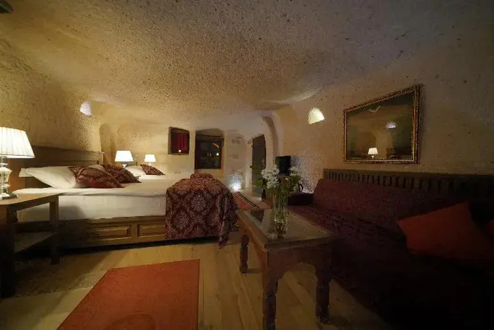 Учисар: Takaev Cave Hotel