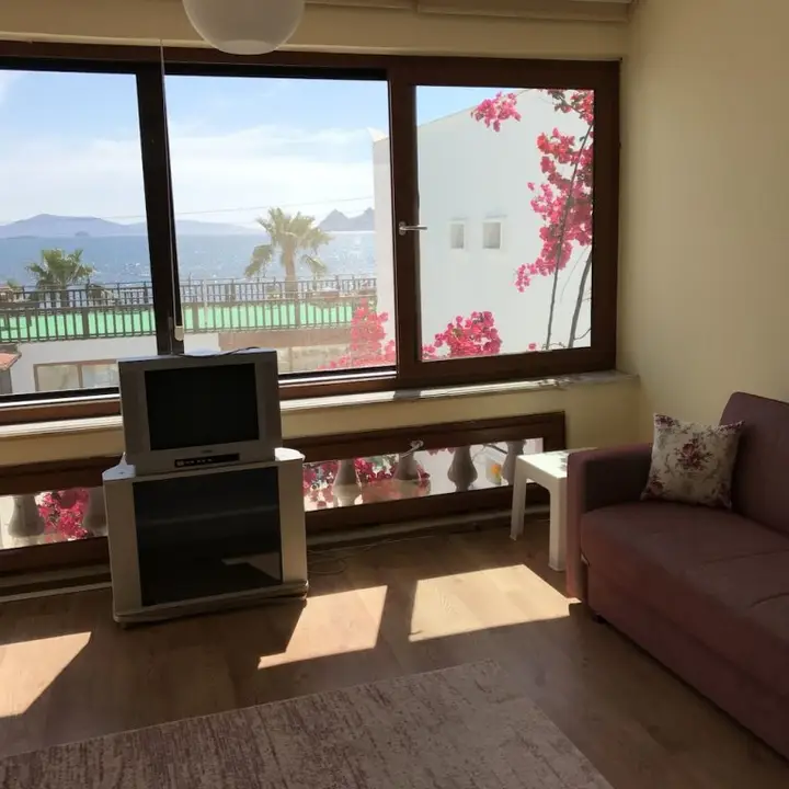 Ayvan Beach Hotel — фото 1