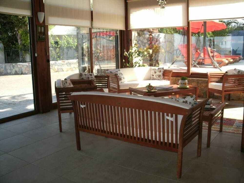 Тургутрейс: Ayvan Beach Hotel