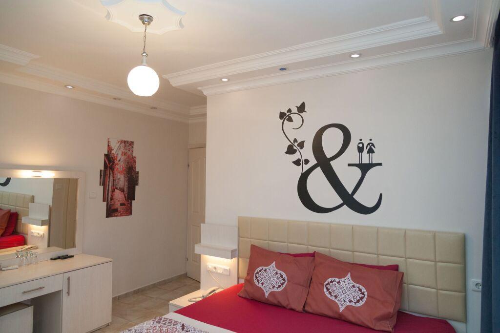 Айвалык: Koboroz Otel
