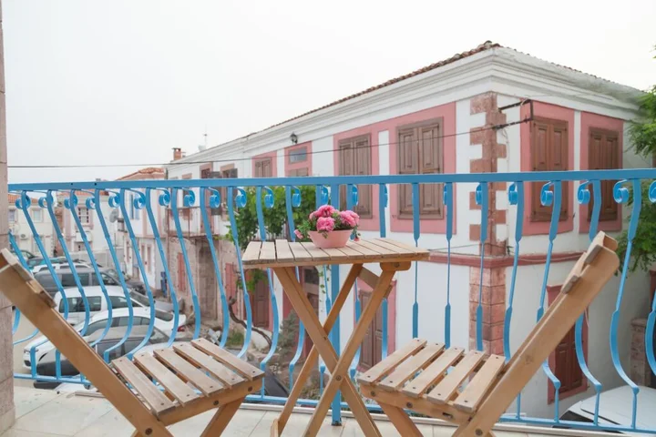 Айвалык: Koboroz Otel
