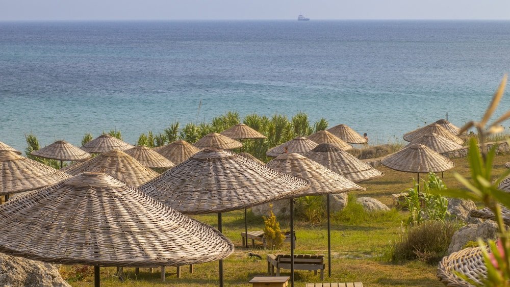 Бозджаада: Sukha Inn Hotel & Beach