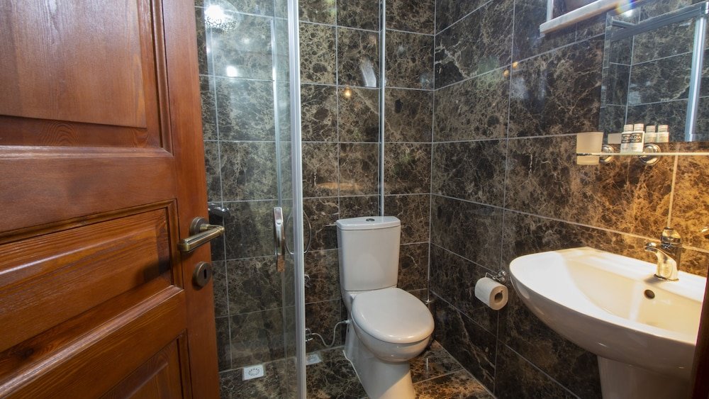 Бозджаада: Sukha Inn Hotel & Beach