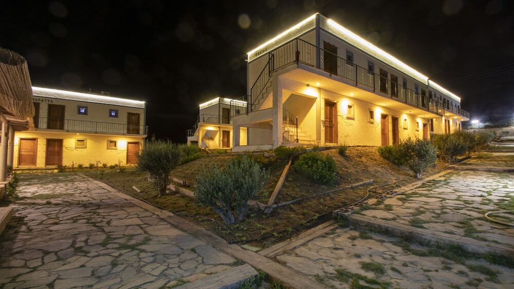 Бозджаада: Sukha Inn Hotel & Beach