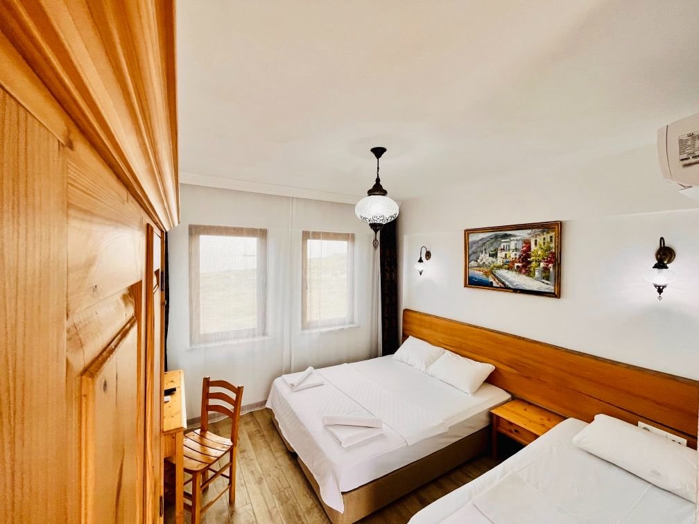 Бозджаада: Sukha Inn Hotel & Beach