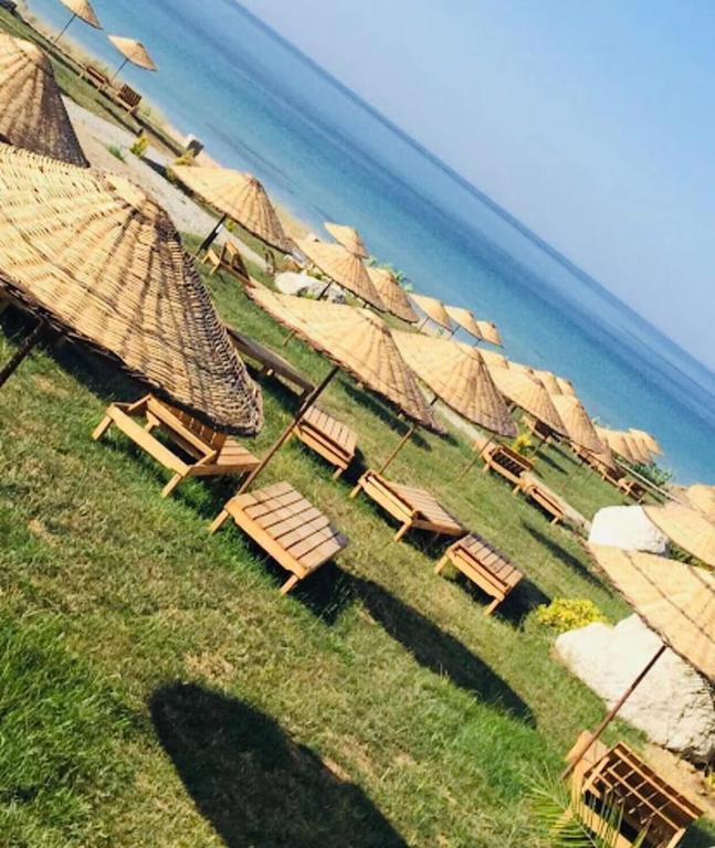 Бозджаада: Sukha Inn Hotel & Beach