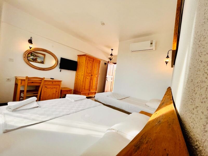 Бозджаада: Sukha Inn Hotel & Beach