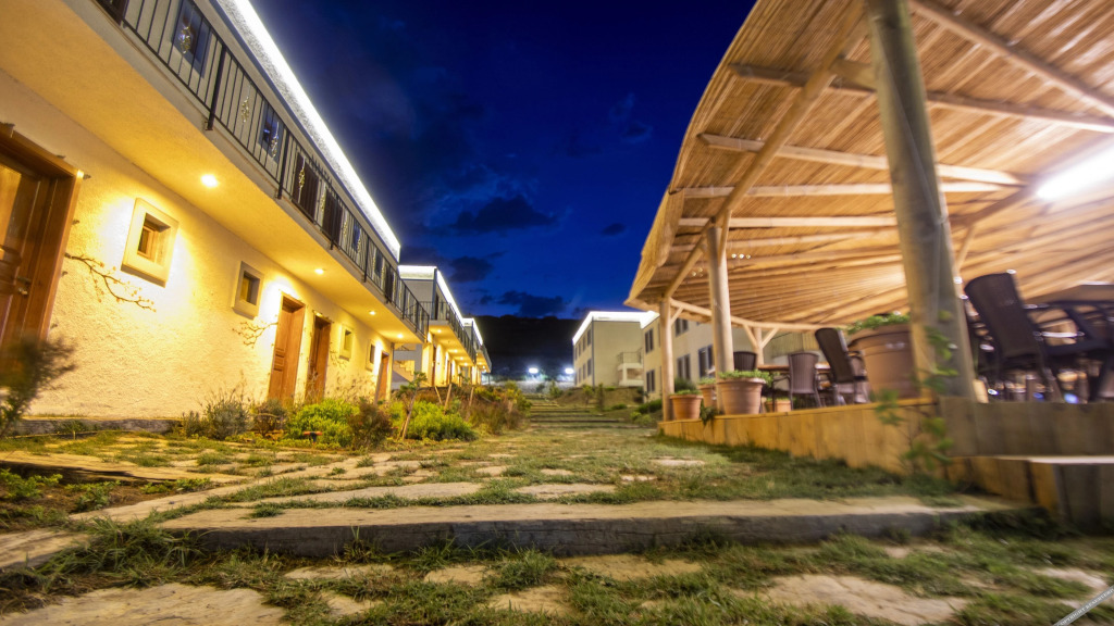 Бозджаада: Sukha Inn Hotel & Beach