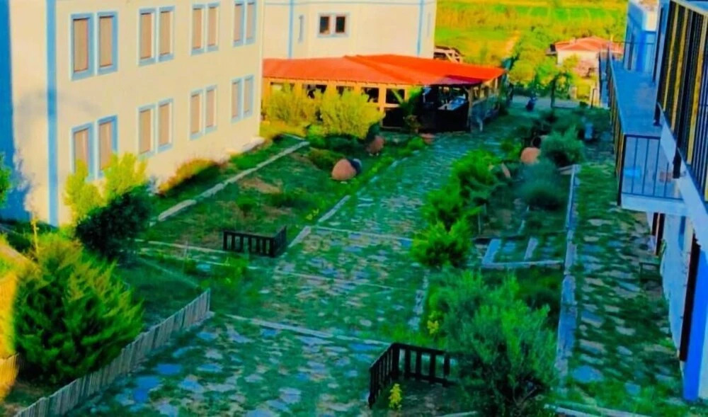 Бозджаада: Sukha Inn Hotel & Beach