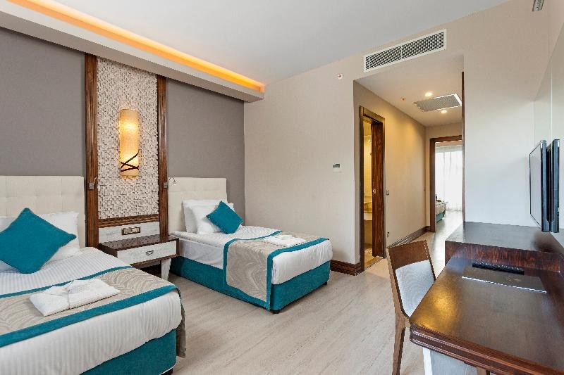 Белек: Jacaranda Beach Luxury Club