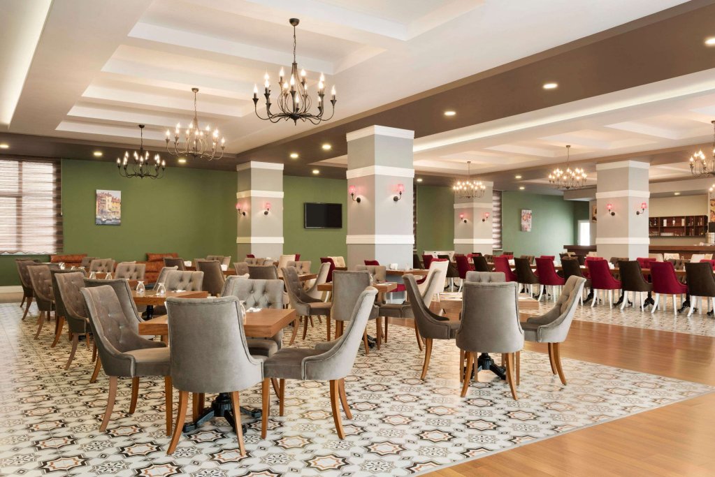 Черкезкой: Hawthorn Suites by Wyndham Cerkezkoy
