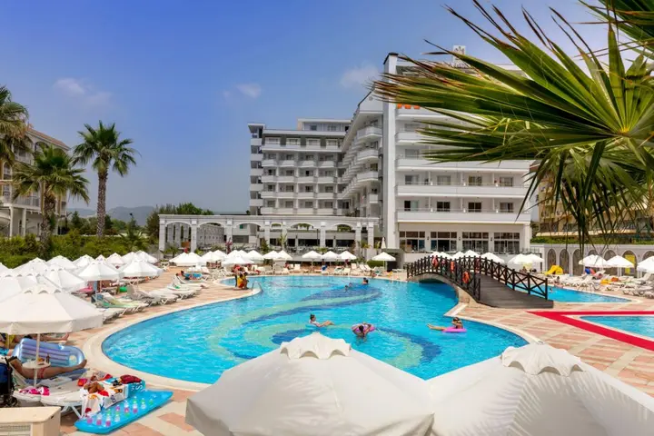 Окурджалар: Hotel Holiday Garden Resort