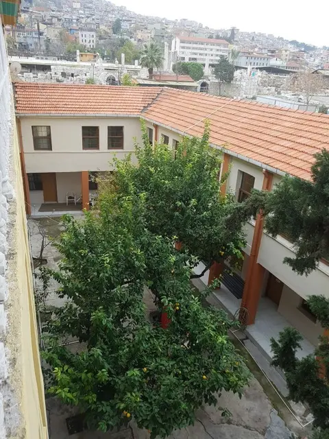Измир: Tarihi Manisa Akhisar Oteli