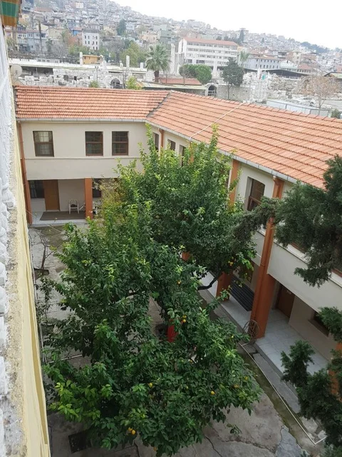 Измир: Tarihi Manisa Akhisar Oteli