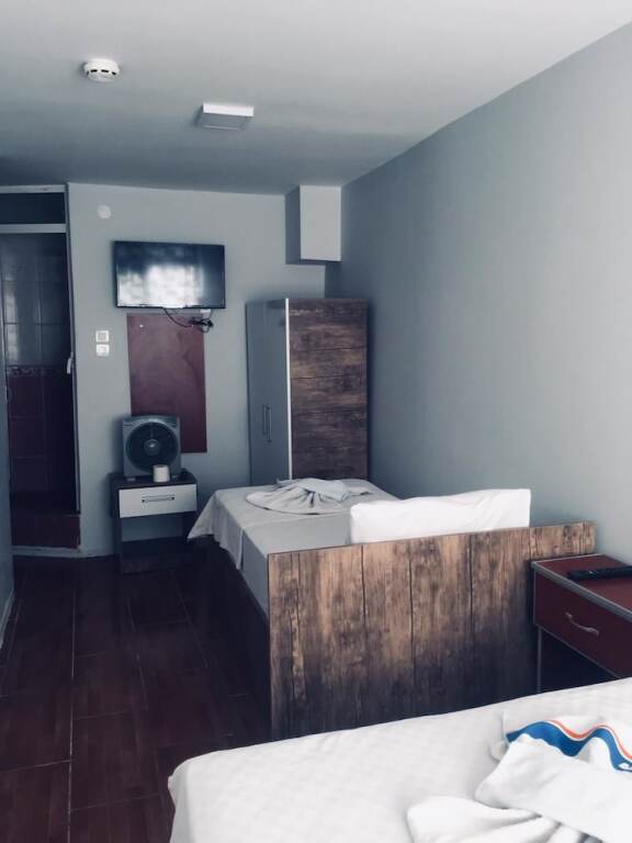 Измир: Hotel Dinlen