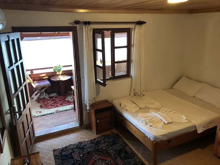 Демре: Sahil Pension