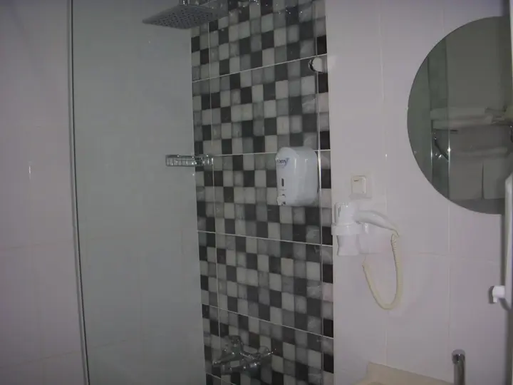 Мустафакемальпаша: Hande Hotel