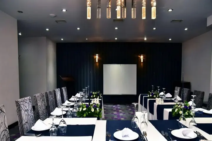 Мустафакемальпаша: Hande Hotel