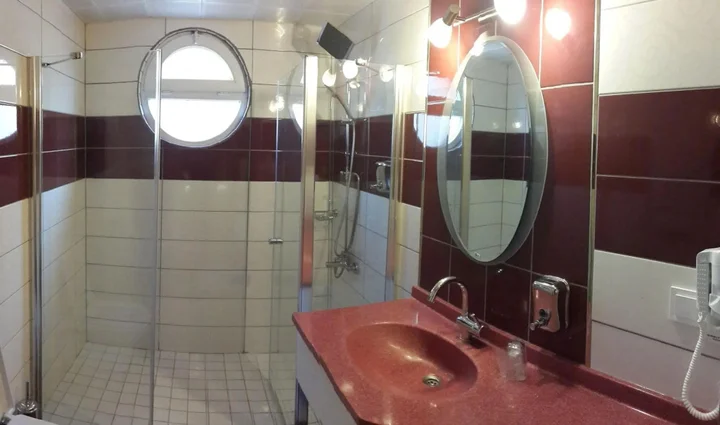 Усак: Hotel Akdag