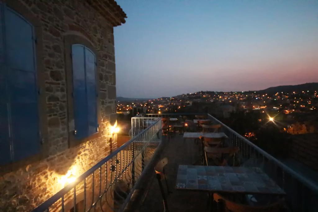 Дикили: Bergama Tas Konak