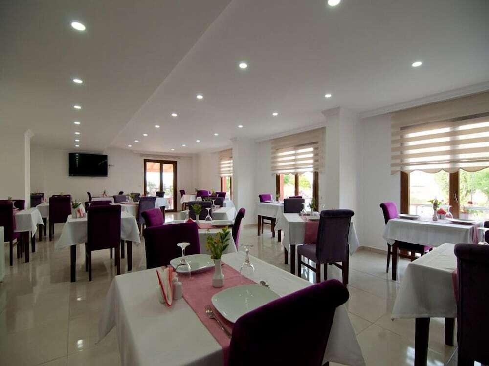 Сайл: Defne Hotel