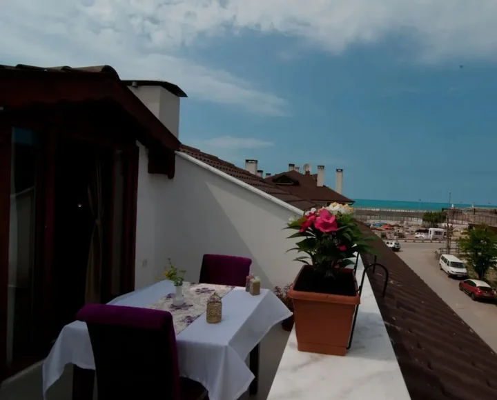 Сайл: Defne Hotel