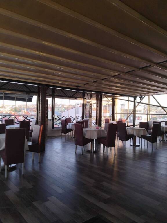 Усак: Sahlan Otel