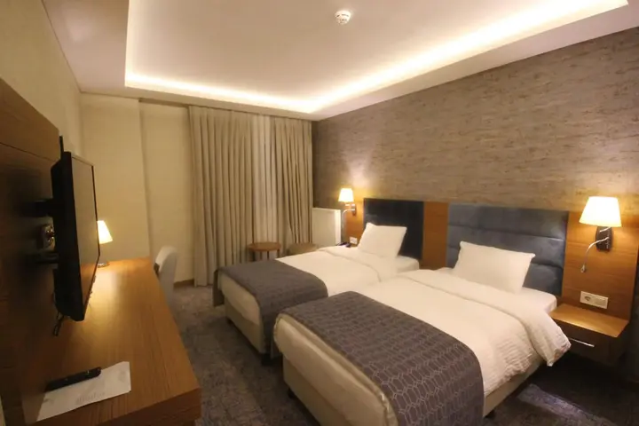Зара: Garden Zara Hotel