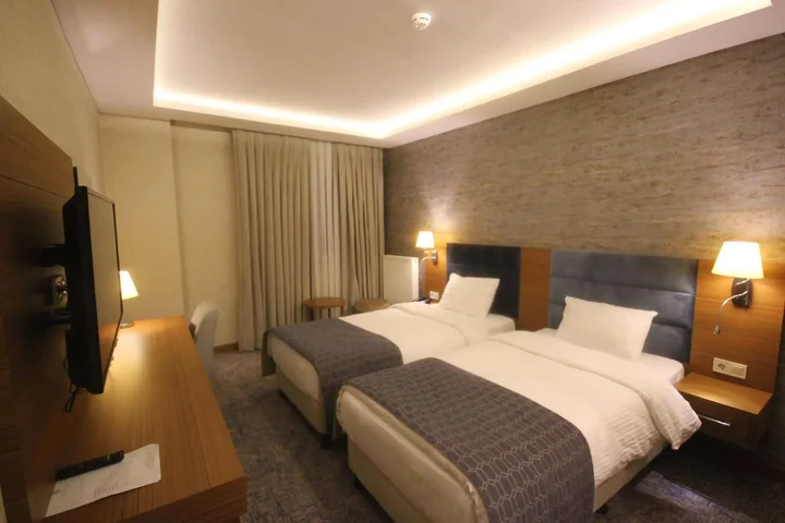Зара: Garden Zara Hotel
