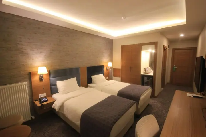 Зара: Garden Zara Hotel