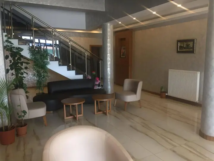 Зара: Garden Zara Hotel