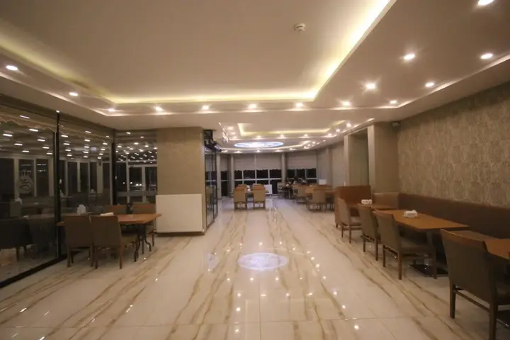 Зара: Garden Zara Hotel
