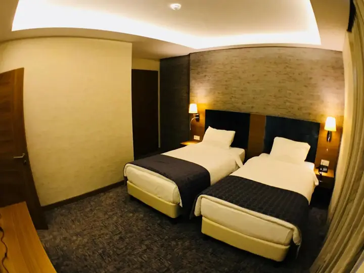 Зара: Garden Zara Hotel