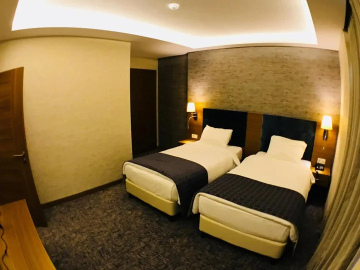 Зара: Garden Zara Hotel