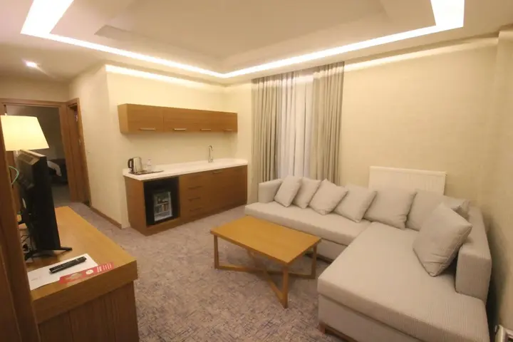 Зара: Garden Zara Hotel