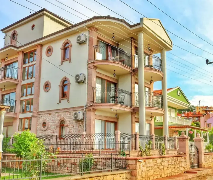 Айвалык: Stone Hill Otel