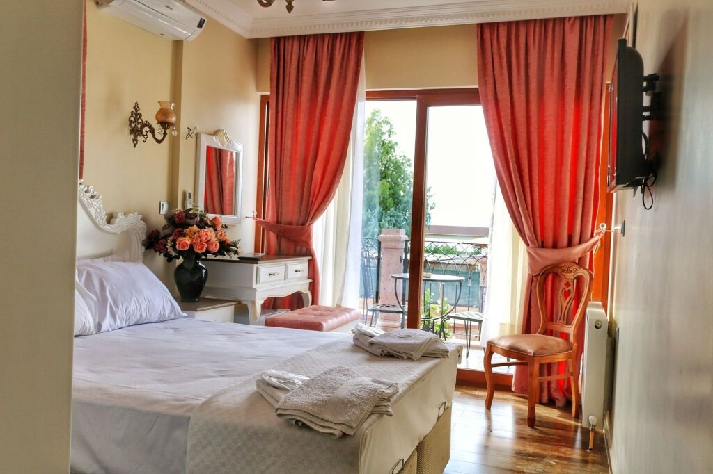 Айвалык: Stone Hill Otel