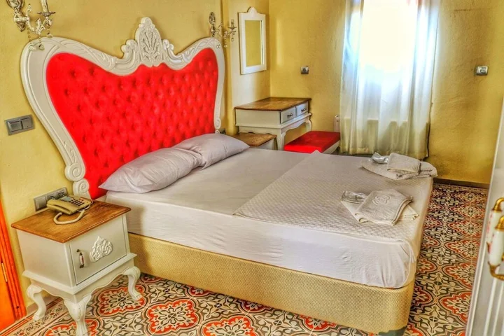 Айвалык: Stone Hill Otel