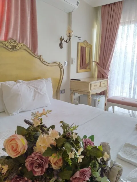 Айвалык: Stone Hill Otel