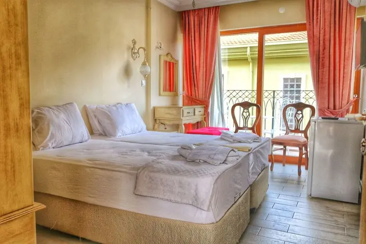Айвалык: Stone Hill Otel