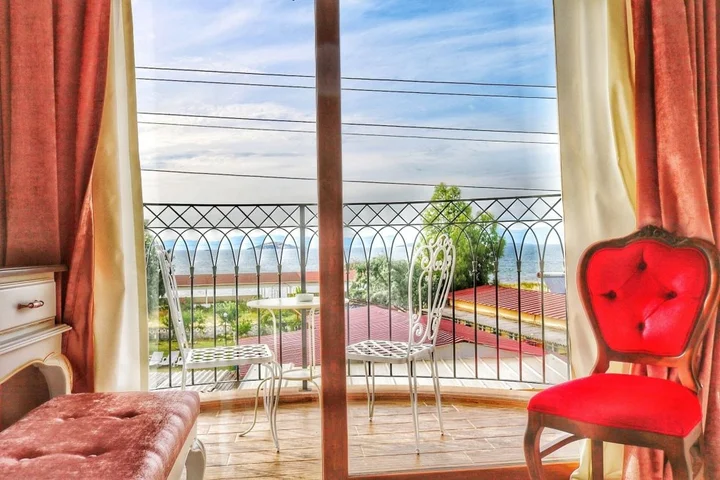 Айвалык: Stone Hill Otel