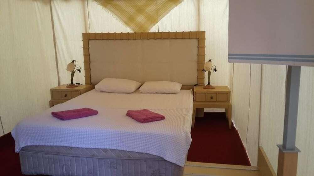 Чиралы: Secret Garden Bungalows Hotel