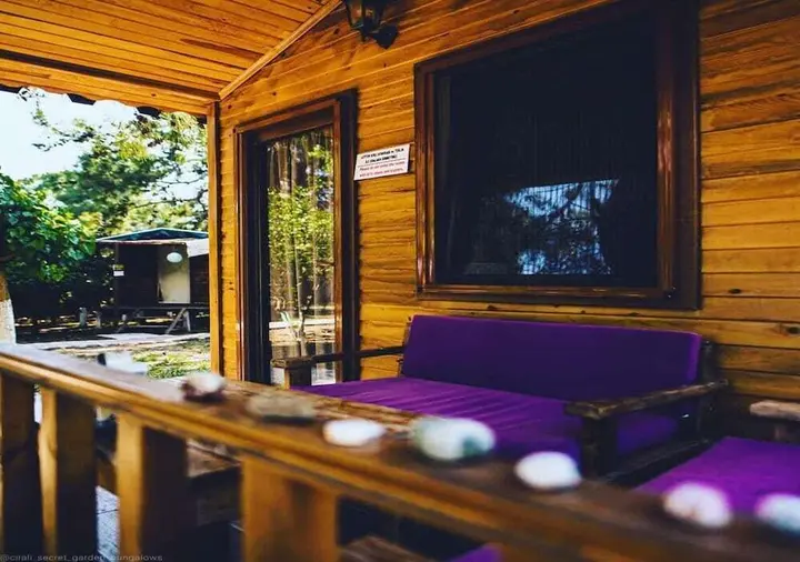 Чиралы: Secret Garden Bungalows Hotel