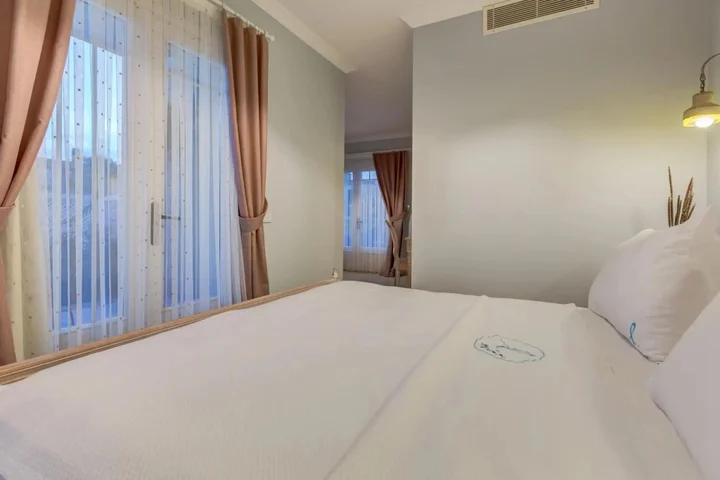 Чешме: Levin Otel