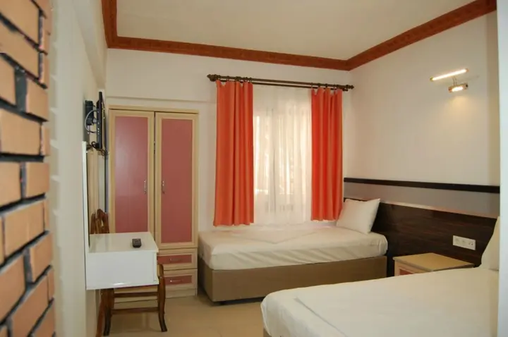 Бурхание: Oren Konak Otel